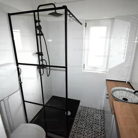 Julia * Мишкольц