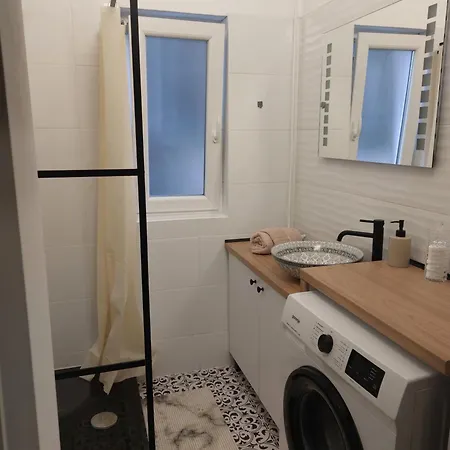 Julia Мишкольц